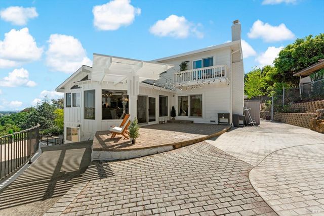 160 Wykoff Dr, Vacaville, CA 95688