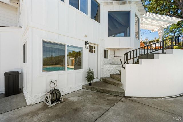 160 Wykoff Dr, Vacaville, CA 95688