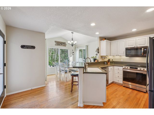 1288 Ne MARGEAUX Pl, Hillsboro, OR 97124