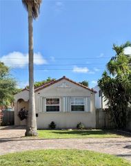 1630 Van Buren St, Hollywood, FL 33020