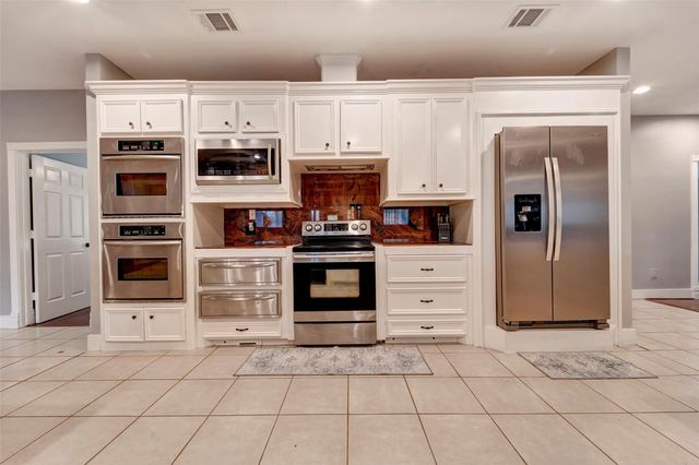 5603 Sapp Road, Conroe, TX 77304