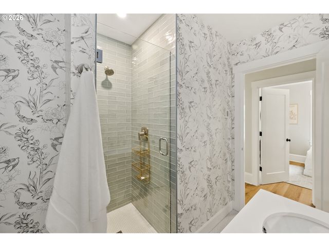 3804 Se CARLTON St, Portland, OR 97202