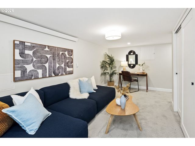3804 Se CARLTON St, Portland, OR 97202