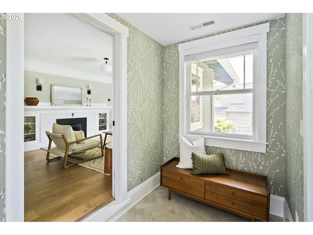 3804 Se CARLTON St, Portland, OR 97202