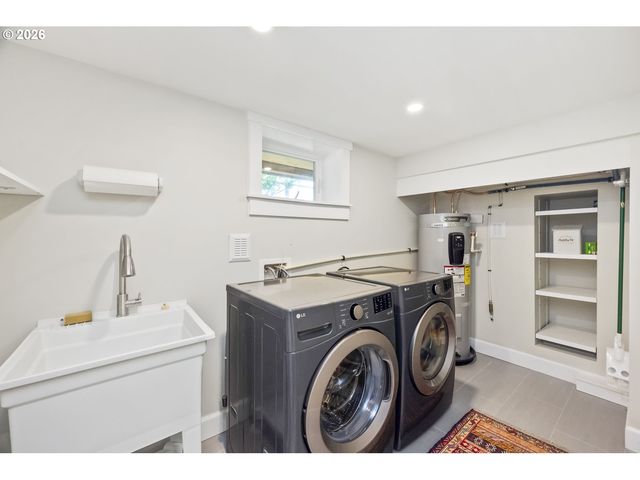 3804 Se CARLTON St, Portland, OR 97202
