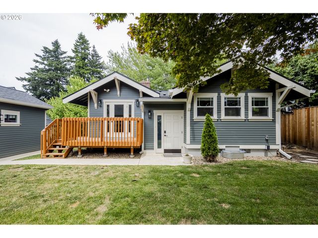 3804 Se CARLTON St, Portland, OR 97202