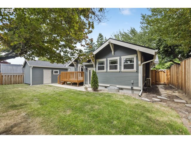 3804 Se CARLTON St, Portland, OR 97202