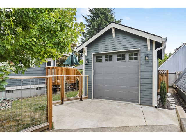 3804 Se CARLTON St, Portland, OR 97202