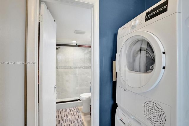 8900 Washington Blvd PH5, Pembroke Pines, FL 33025