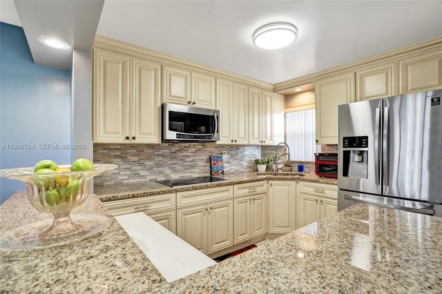 8900 Washington Blvd PH5, Pembroke Pines, FL 33025