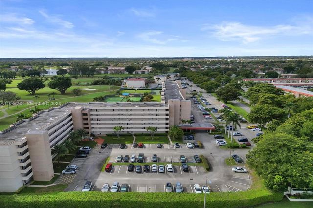 8900 Washington Blvd PH5, Pembroke Pines, FL 33025