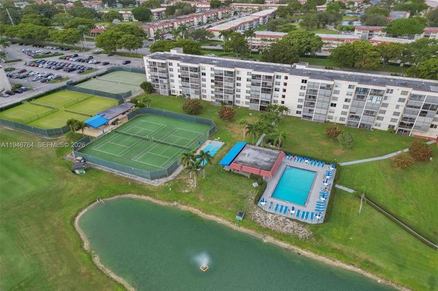 8900 Washington Blvd PH5, Pembroke Pines, FL 33025