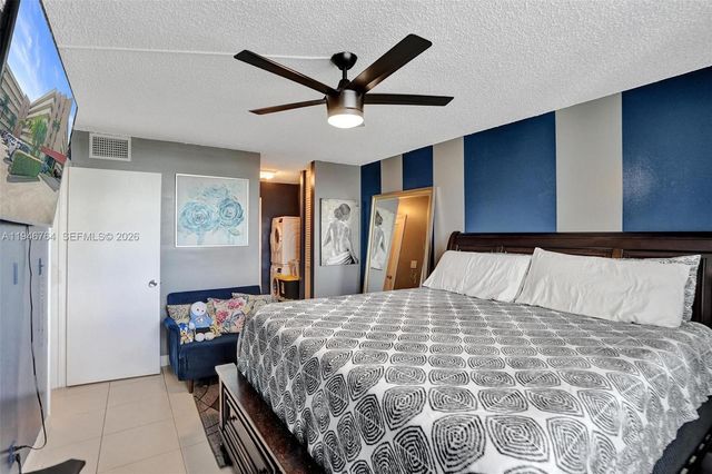 8900 Washington Blvd PH5, Pembroke Pines, FL 33025