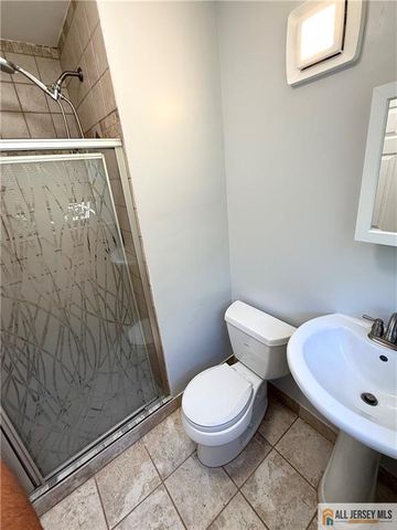 44 Drake Road, Somerset, NJ 08873