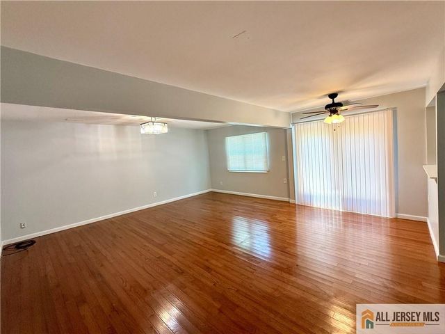 44 Drake Road, Somerset, NJ 08873