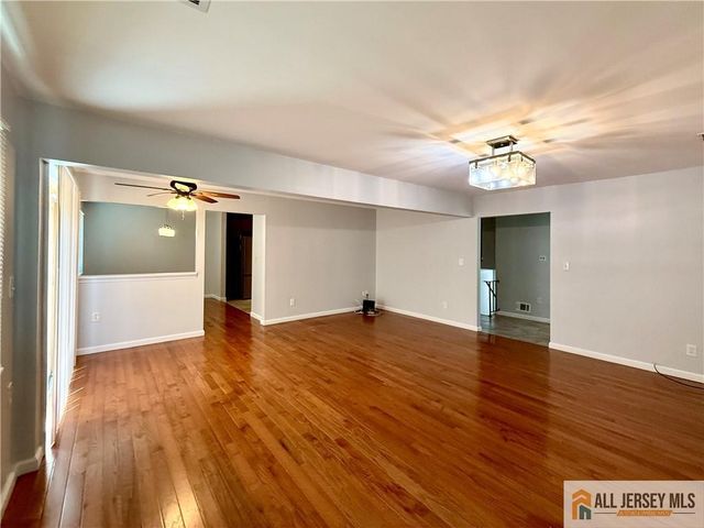 44 Drake Road, Somerset, NJ 08873