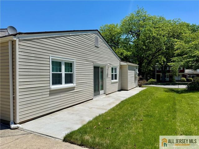 44 Drake Road, Somerset, NJ 08873