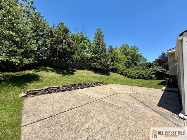44 Drake Road, Somerset, NJ 08873