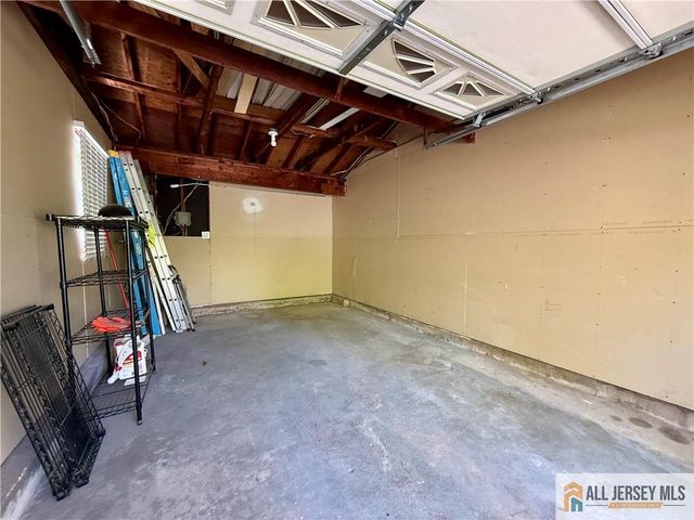 44 Drake Road, Somerset, NJ 08873