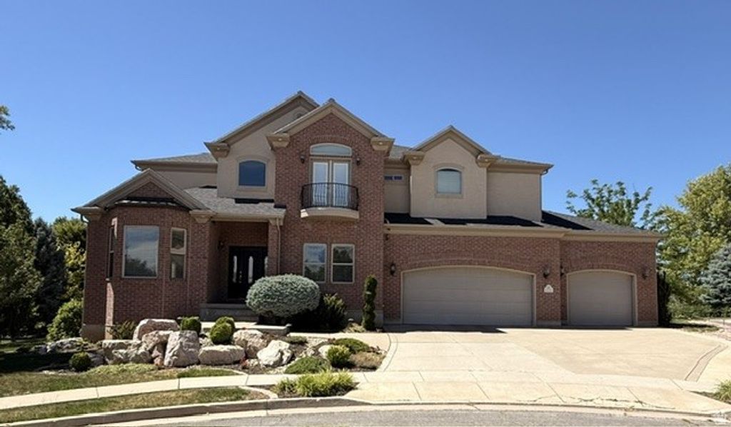 563 N PEREGRINE CV, Layton, UT 84040