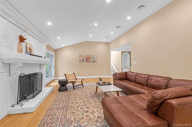 11 Quaker Ridge Drive, Brookville, NY 11545