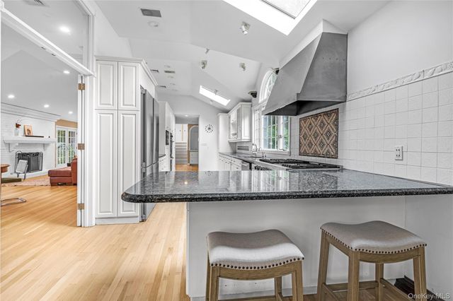 11 Quaker Ridge Drive, Brookville, NY 11545