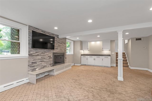 11 Quaker Ridge Drive, Brookville, NY 11545