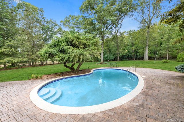 11 Quaker Ridge Drive, Brookville, NY 11545