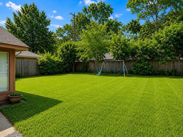 426 Shadow Creek Drive, El Lago, TX 77586