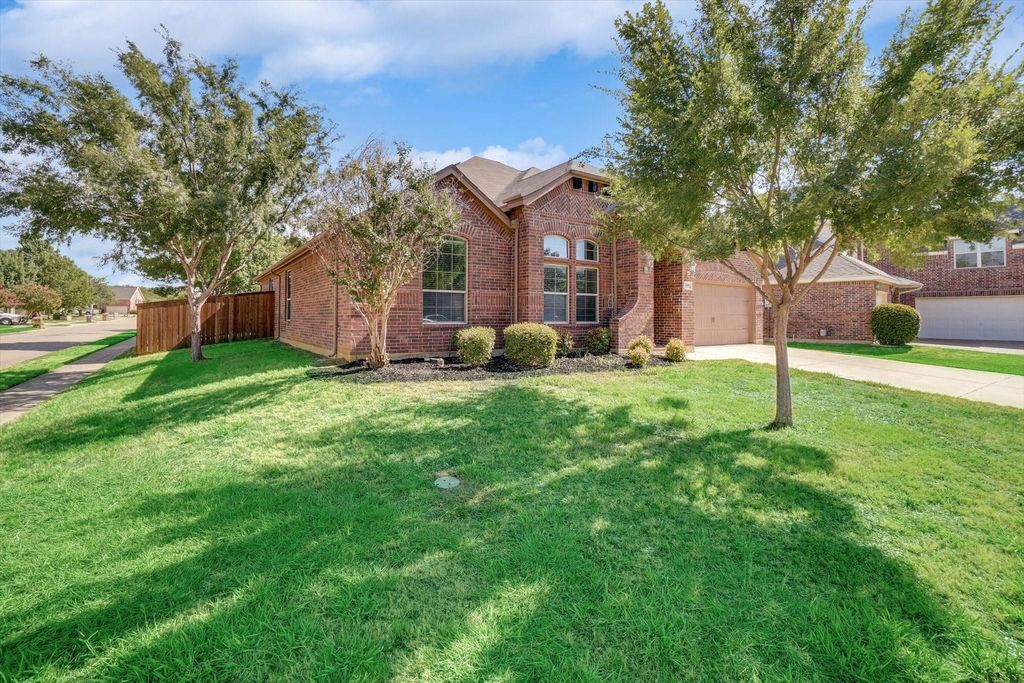 4101 Rocky Bend Court, Corinth, TX 76208