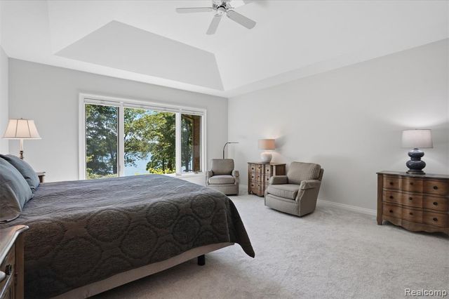 5483 Lake Ridge Drive, Brighton, MI 48116