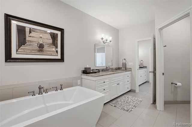 5483 Lake Ridge Drive, Brighton, MI 48116