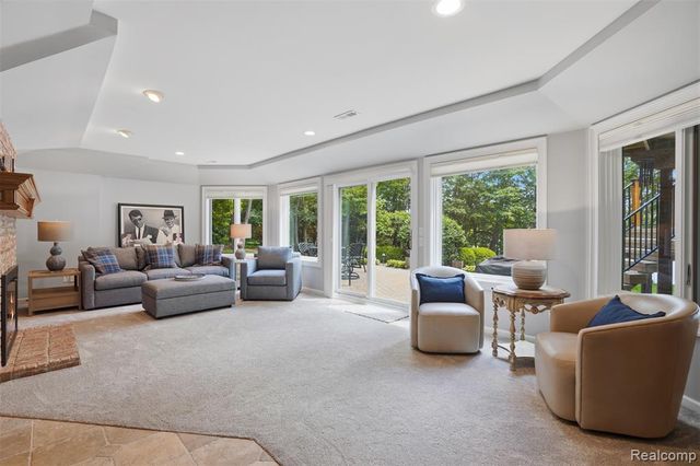 5483 Lake Ridge Drive, Brighton, MI 48116