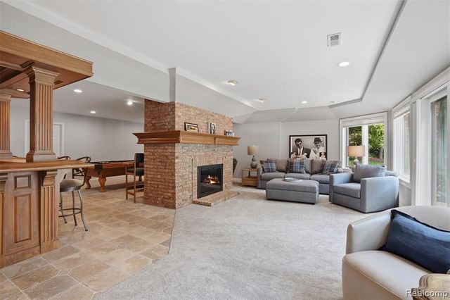 5483 Lake Ridge Drive, Brighton, MI 48116
