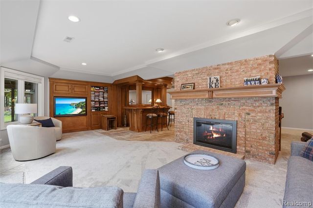 5483 Lake Ridge Drive, Brighton, MI 48116