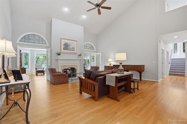 5483 Lake Ridge Drive, Brighton, MI 48116