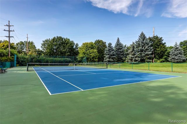 5483 Lake Ridge Drive, Brighton, MI 48116