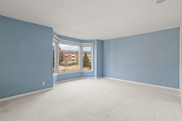 2500 Archbury Lane 1A, Park Ridge, IL 60068