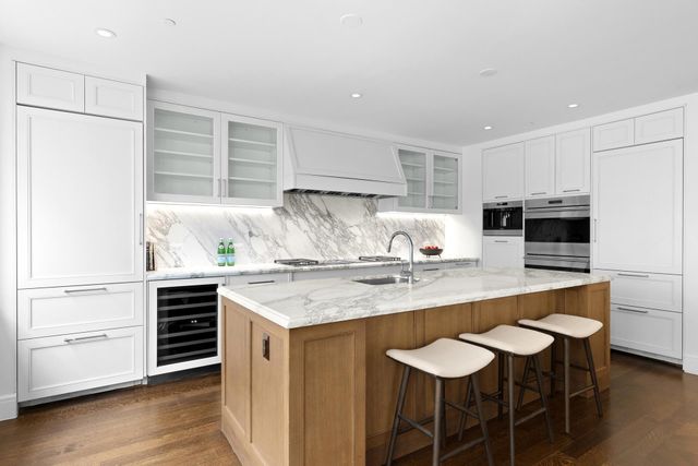 220 E 20TH Street PH, New York City, NY 10003