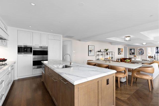 220 E 20TH Street PH, New York City, NY 10003