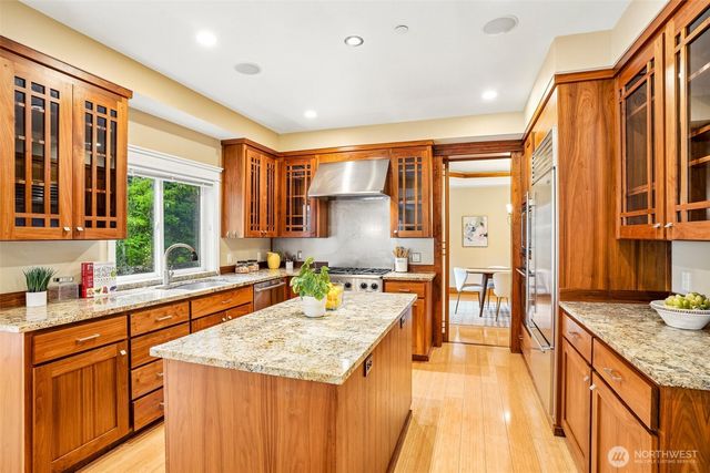 13128 SE Newport Way, Bellevue, WA 98006