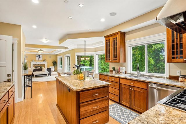 13128 SE Newport Way, Bellevue, WA 98006