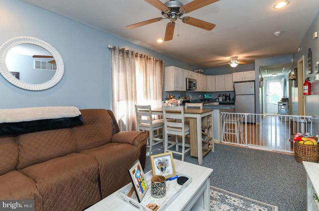 322 W WASHINGTON ST, Paulsboro, NJ 08066