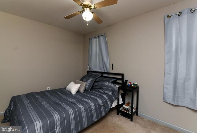 322 W WASHINGTON ST, Paulsboro, NJ 08066