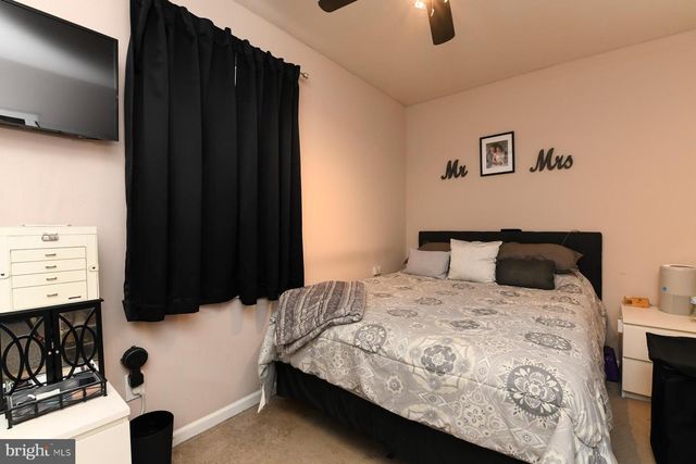 322 W WASHINGTON ST, Paulsboro, NJ 08066