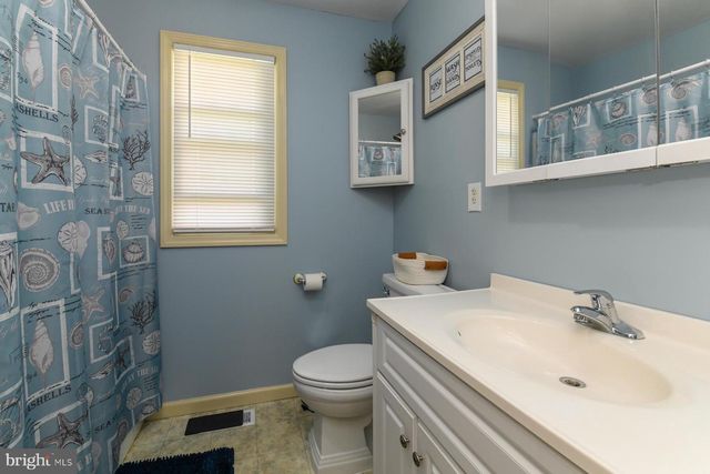 322 W WASHINGTON ST, Paulsboro, NJ 08066