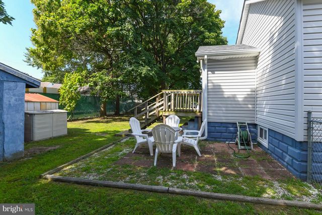322 W WASHINGTON ST, Paulsboro, NJ 08066
