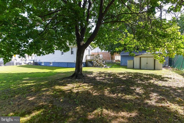 322 W WASHINGTON ST, Paulsboro, NJ 08066