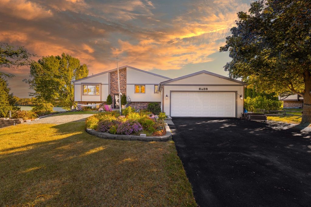 6338 Thicket Lane, Cherry Valley, IL 61016