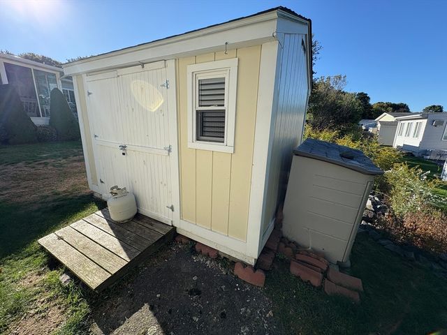 51 Cobb Brook, Taunton, MA 02780